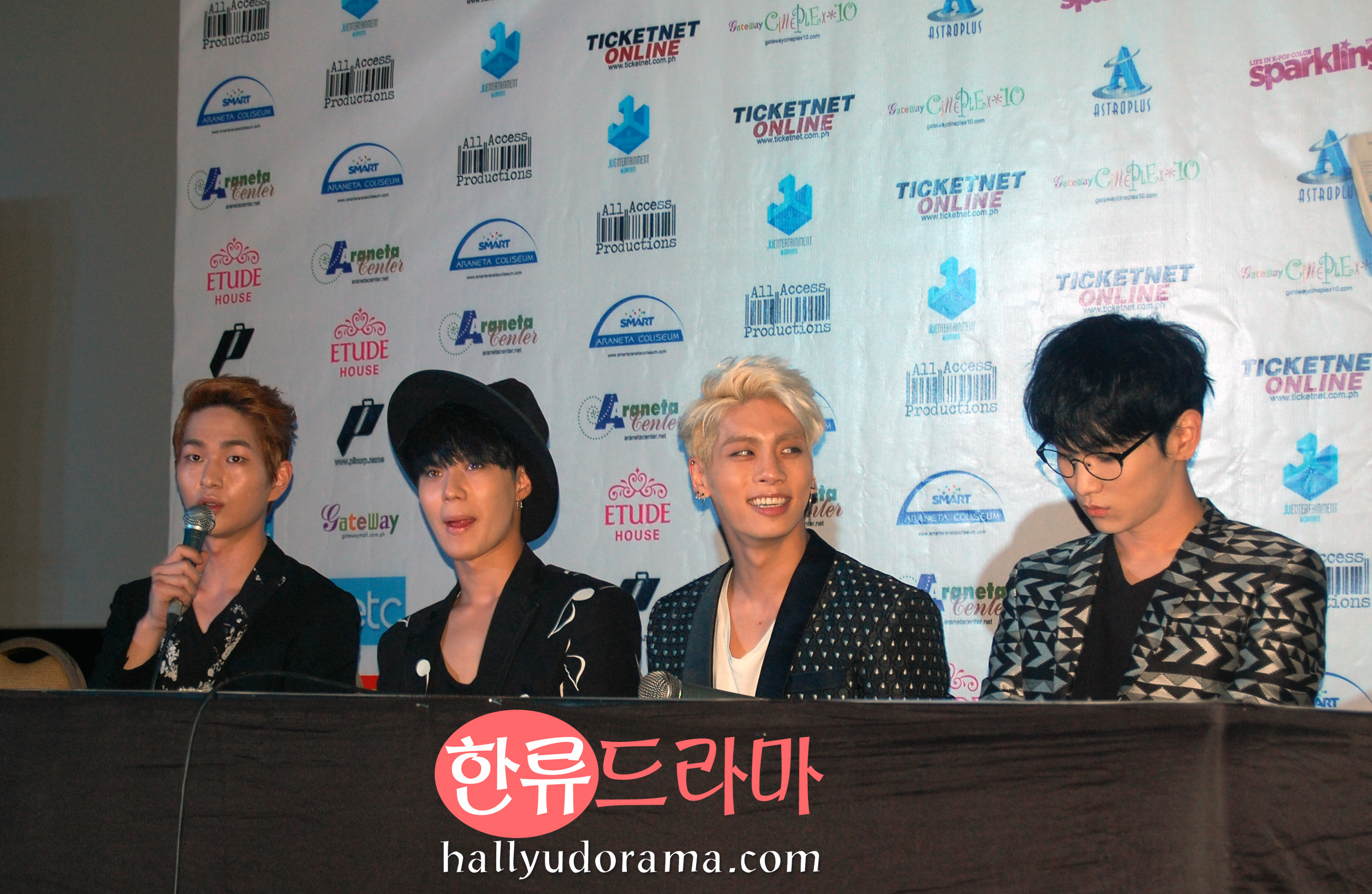 Shinee w/o Minho during the Kpop Republic 2013 press conference.