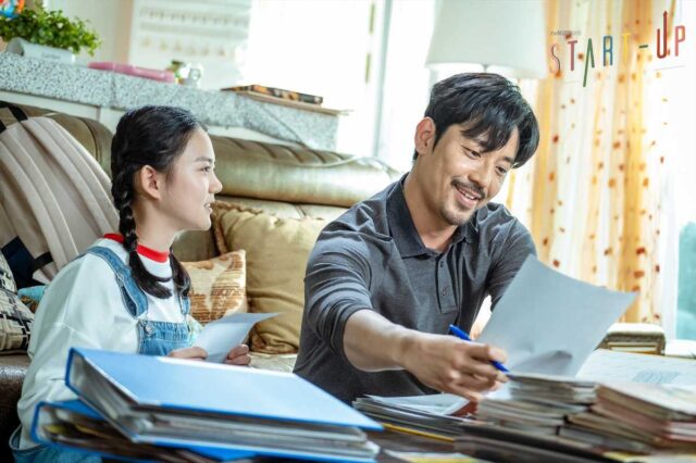 Heo Jung-Eun as young Seo Dal-mi and Kim Joo-Hun as her father Seo Chung-myung.