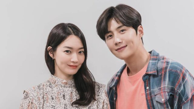 Shin Min-a and Kim Seon-ho are the lead stars of  “Hometown Cha-Cha-Cha,” which will premiere on Netflix. 