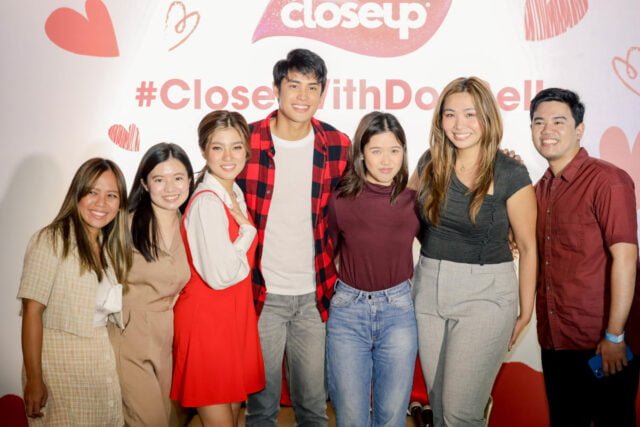 DonBelle with fans and Abby Pel.