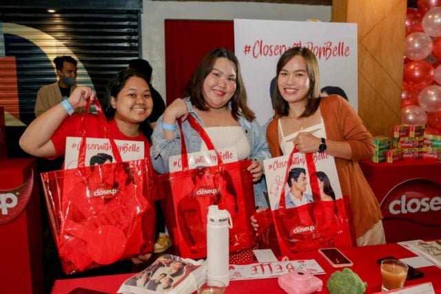 Lucky DonBelle fans brought home prizes from closeup.