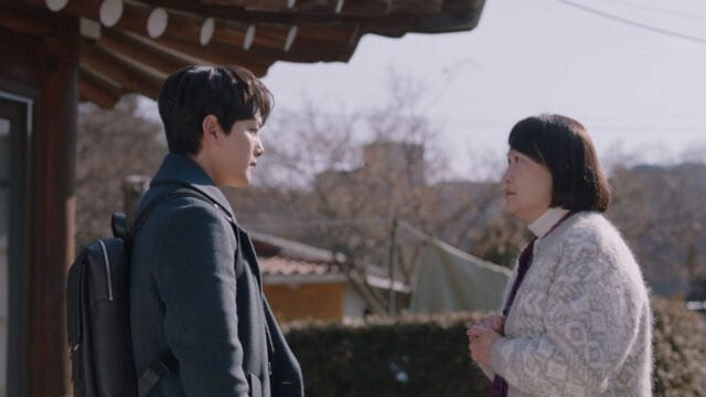 "Ajoomma": Hong Huifang and Yeo Jin-goo