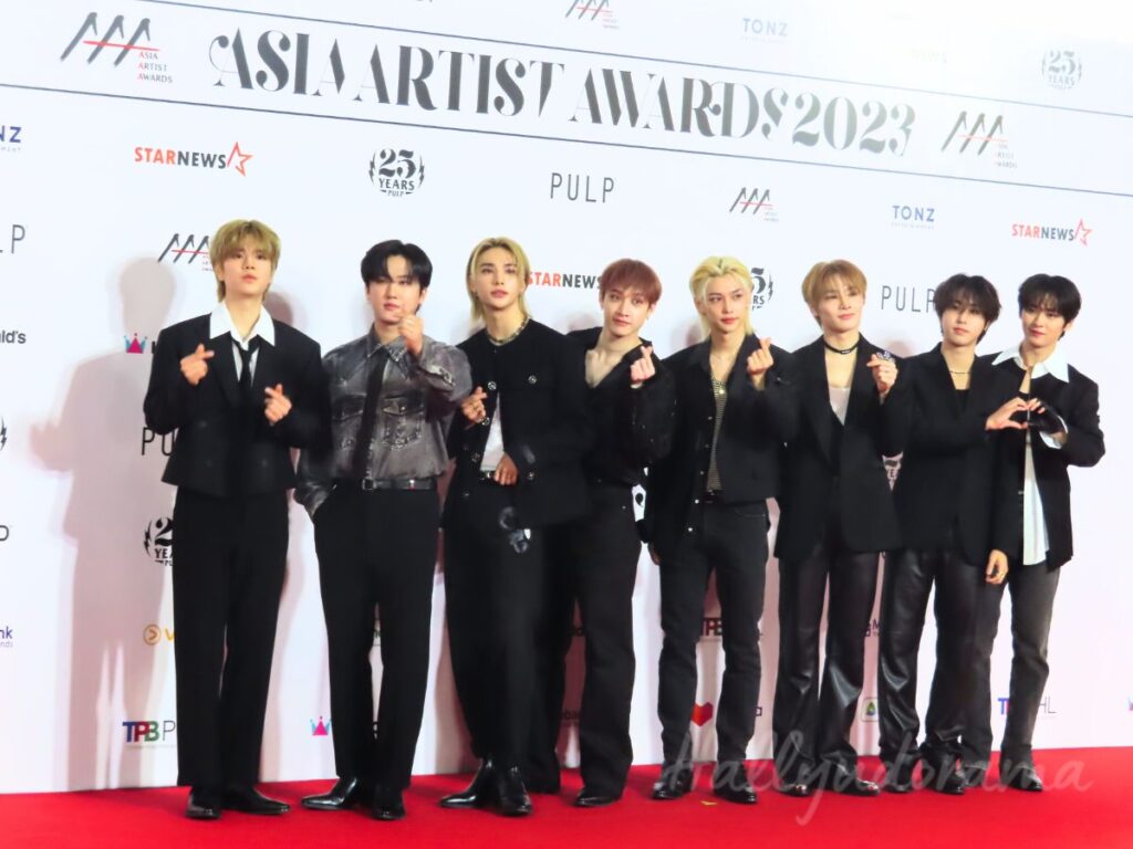 Stray Kids