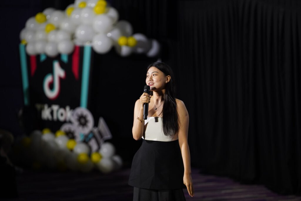 Julie Zhu