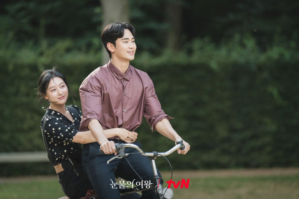 Kim Ji-won and Kim Soo-hyun