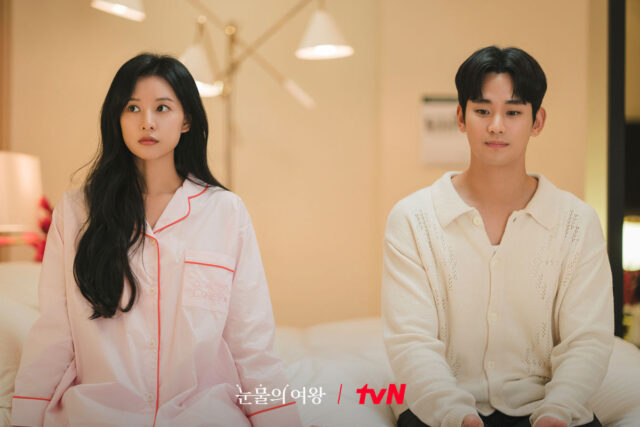Kim Ji-won and Kim Soo-hyun