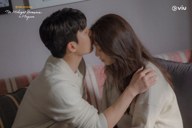 Wi Ha-joon and Jung Ryeo-won in "The Midnight Romance in Hagwon"