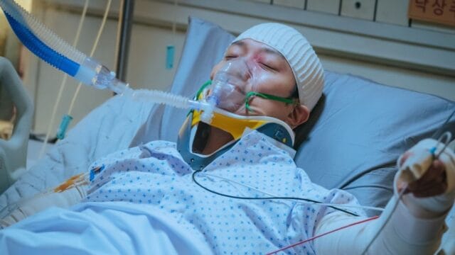 "Confidence Queen" hospital scene
