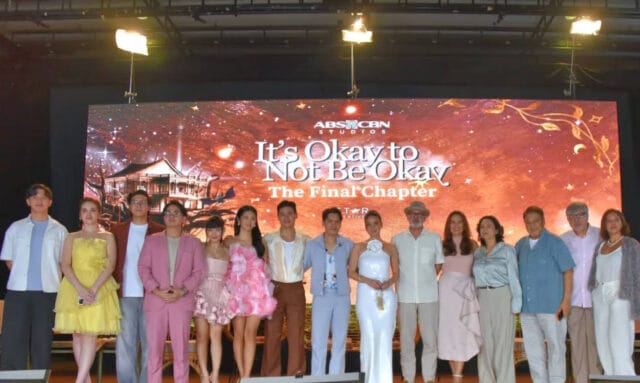 The cast of "It's Okay to Not Be Okay" at the show's finale mediacon